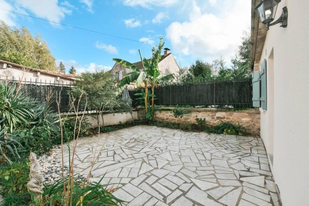 Instant Fleury, Studio Cosy Avec Jardin Secret Μπαρμπιζόν Εξωτερικό φωτογραφία